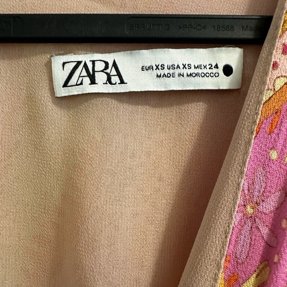 Zara dress. Super lightweight and fun. Worn once. Perfect condition. - Picture 3 of 4